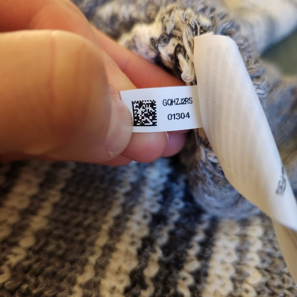 American Eagle Gray and White V-Neck Striped Sweater - Picture 5 of 10